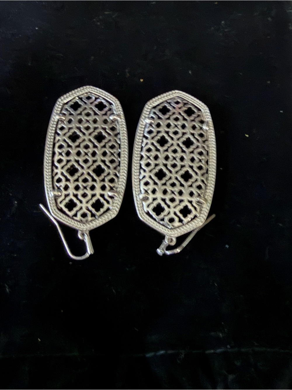 Kendra Scott Silver Latticework Dangle Earrings - Picture 2 of 2